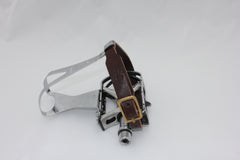 Brown single toe clip straps (pedals and clips not included)